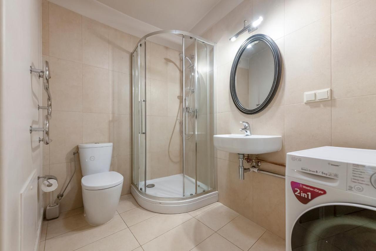 Luxury Gaono Apartments Vilnius Old Town I Self Check In I Free Private Parking エクステリア 写真